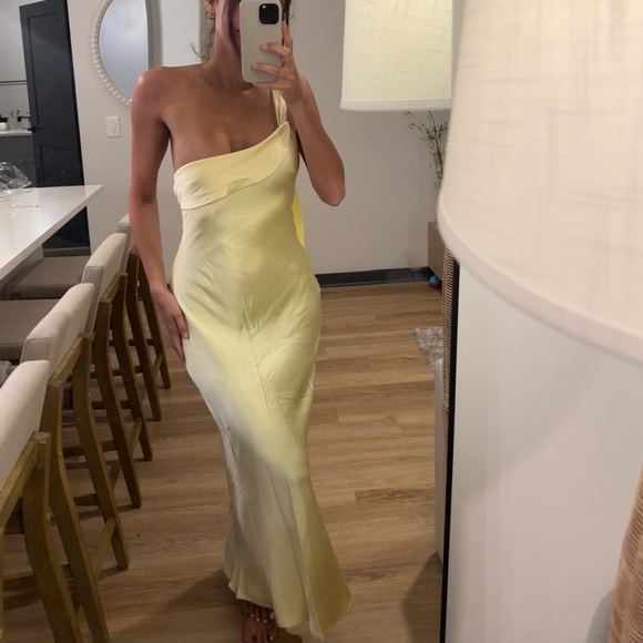 CALIX MIDI DRESS - ONE SHOULDER SLIP DRESS IN BUTTER - Picture 6 of 7